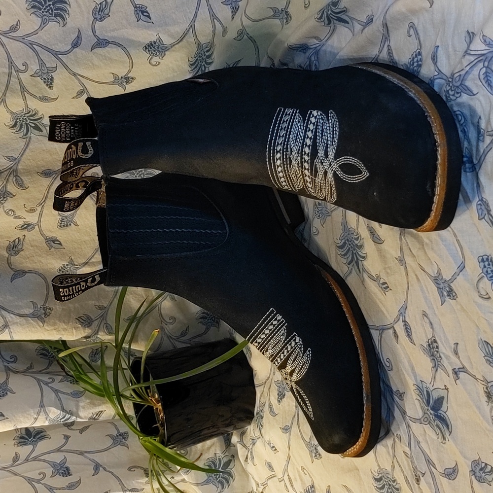 Black Western Boots [BOTINES QUIROZ]